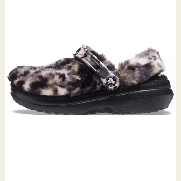 NEW Crocs Classic Fur Sure Clogs Fuzzy Uppers Lightweight Customizable Backstrap - Picture 6 of 9